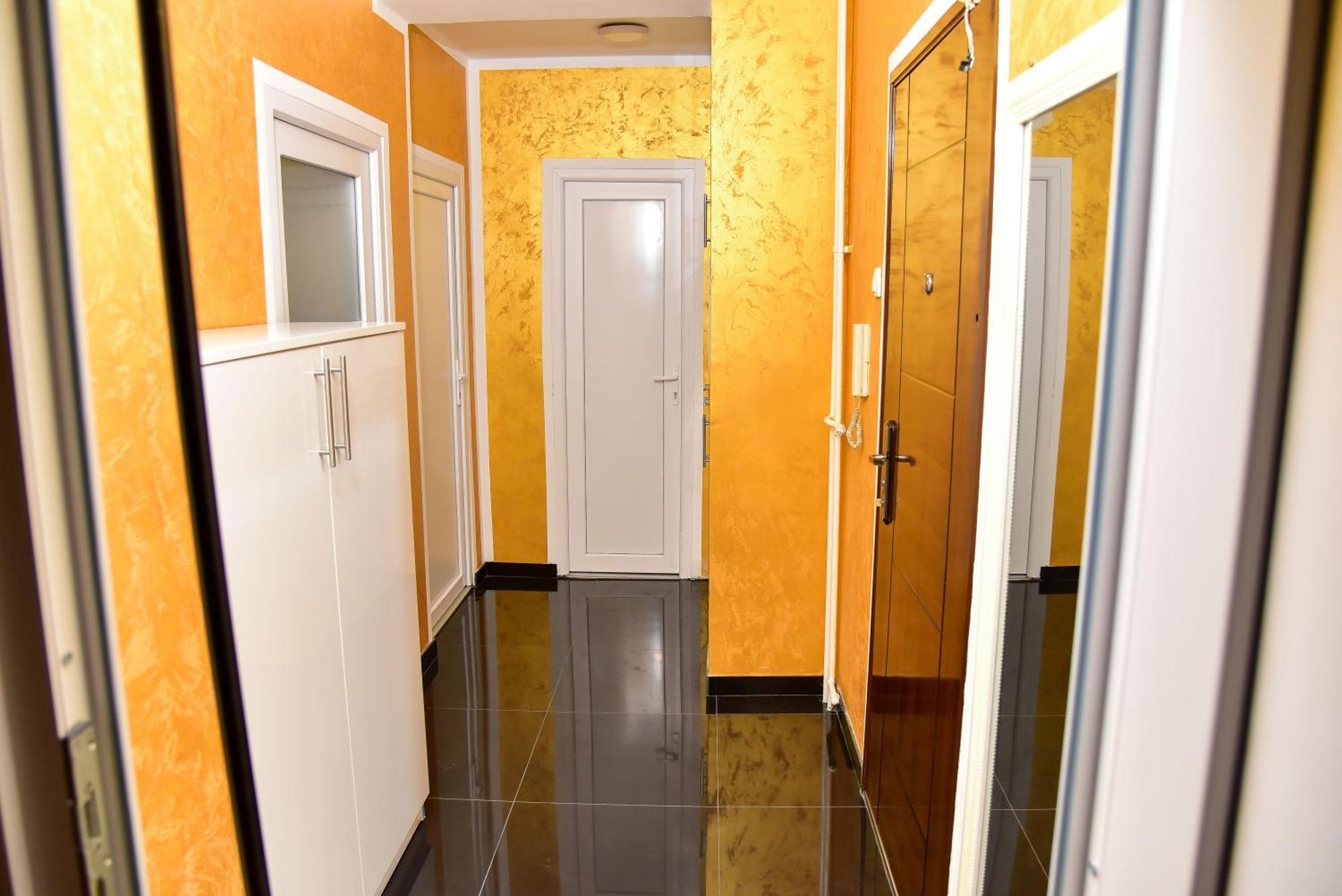 Goldi Apartman بانيا لوكا المظهر الخارجي الصورة
