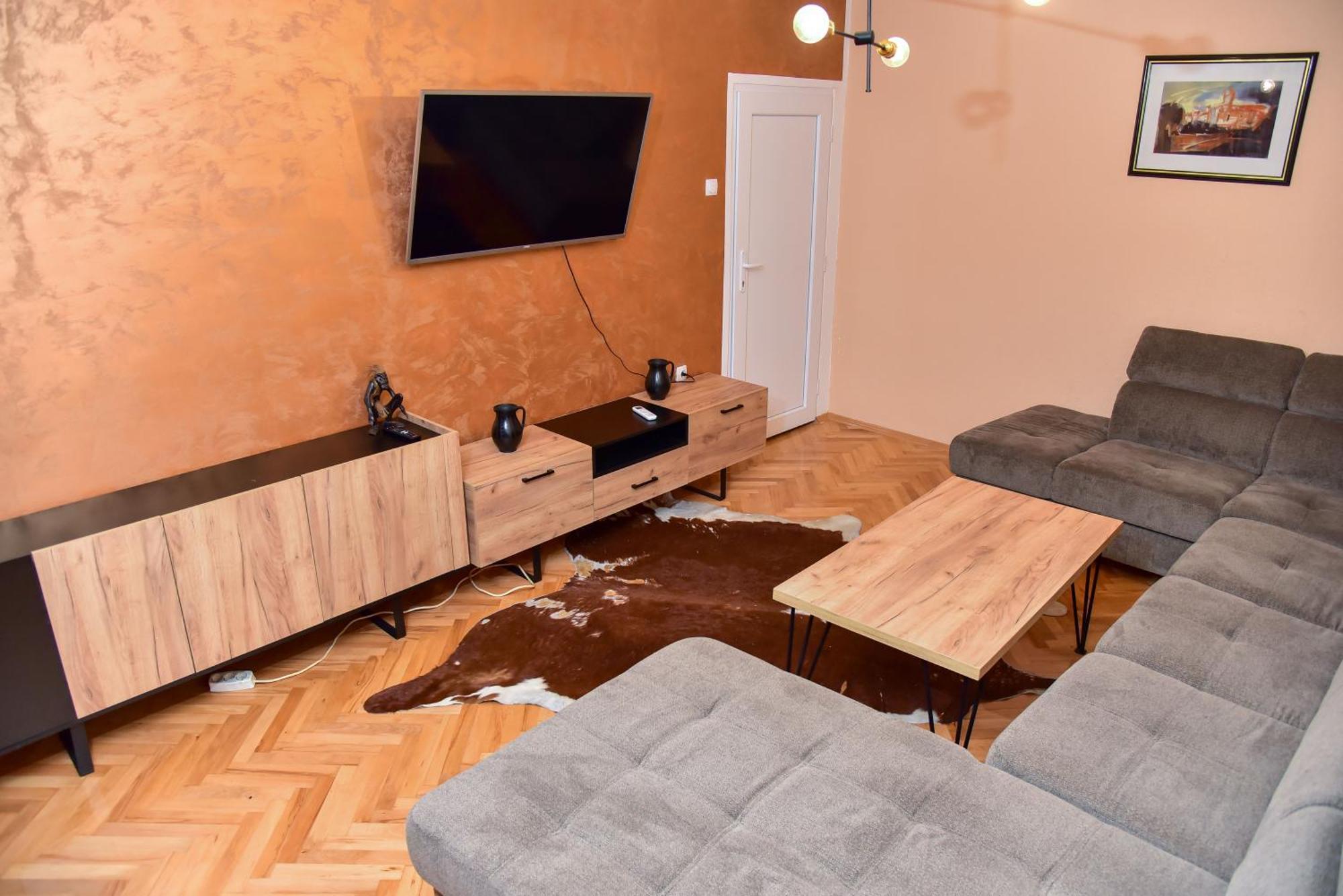 Goldi Apartman بانيا لوكا المظهر الخارجي الصورة